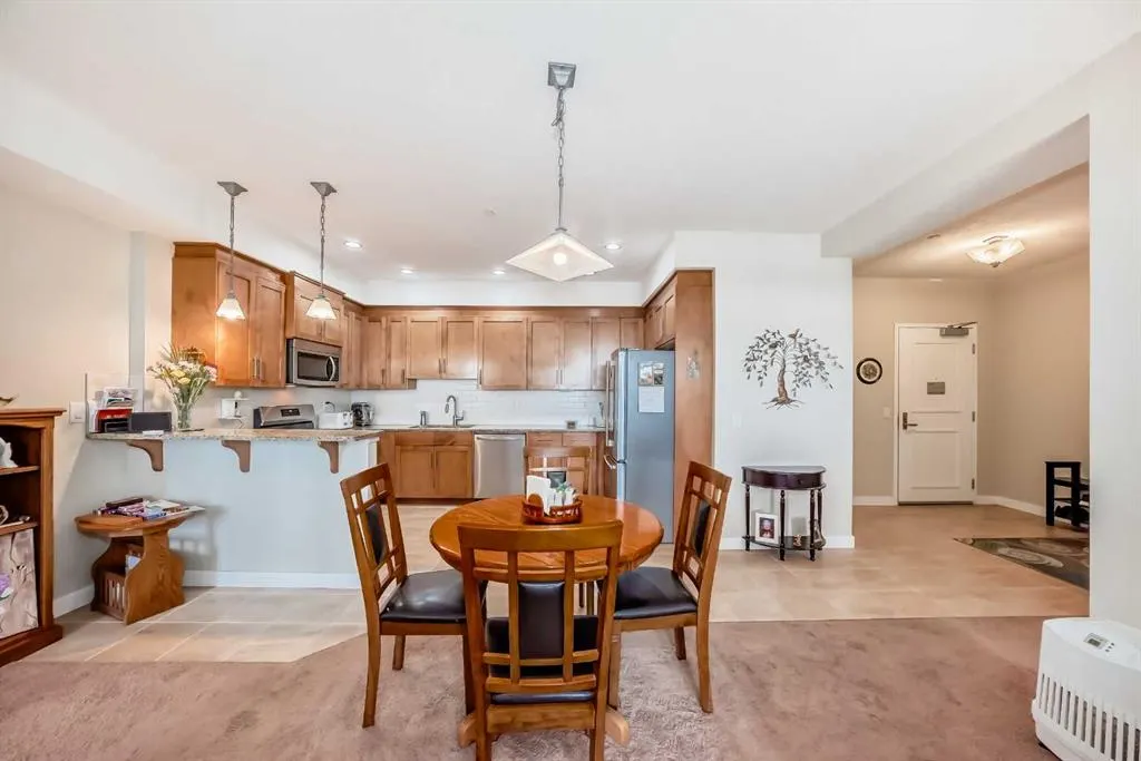 1005B Westmount Drive, #207