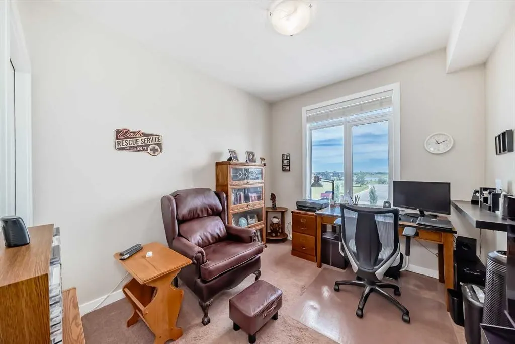 1005B Westmount Drive, #207