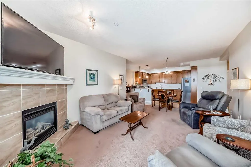 1005B Westmount Drive, #207