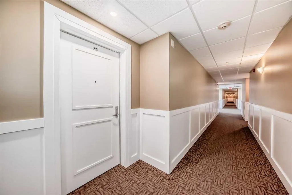 1005B Westmount Drive, #207