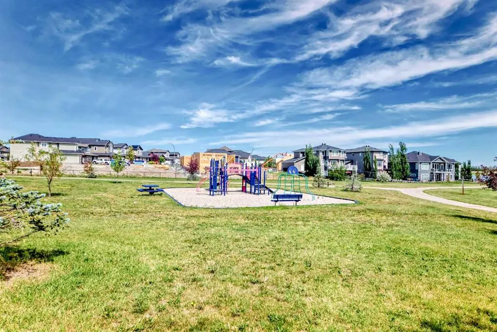 1005B Westmount Drive, #207
