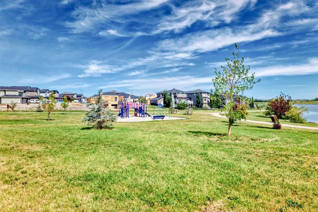 1005B Westmount Drive, #207