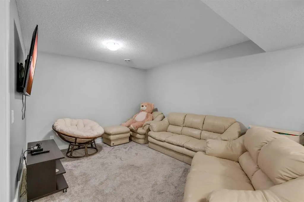 27 Cranbrook Court SE