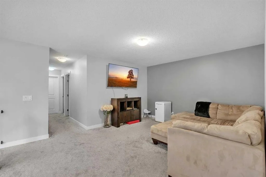 27 Cranbrook Court SE