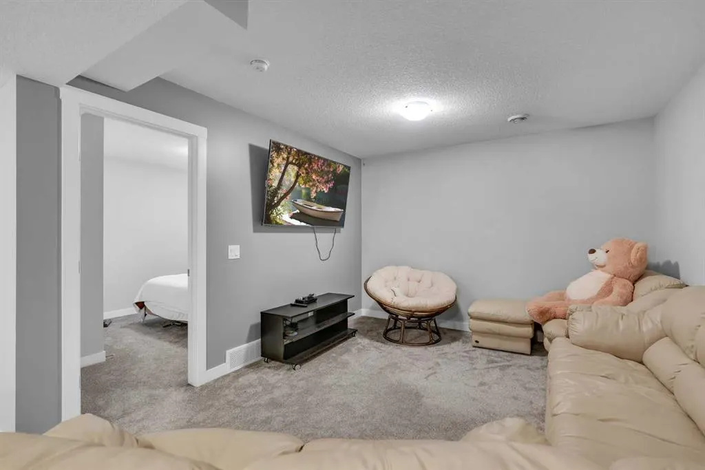 27 Cranbrook Court SE