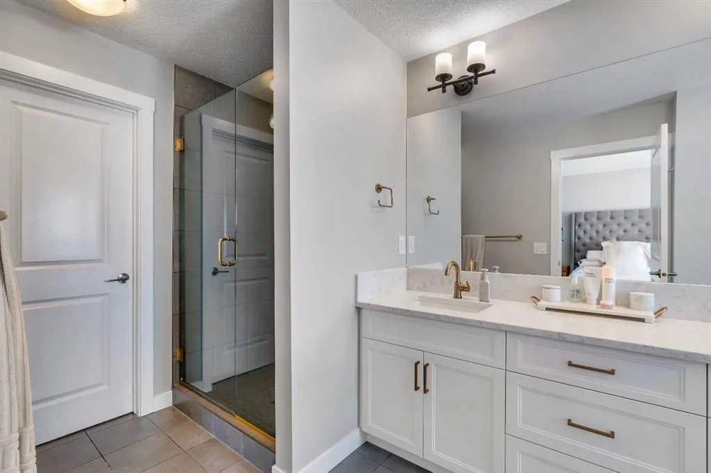 27 Cranbrook Court SE