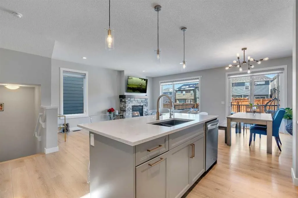 27 Cranbrook Court SE