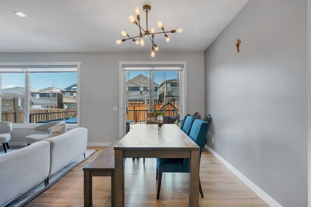27 Cranbrook Court SE