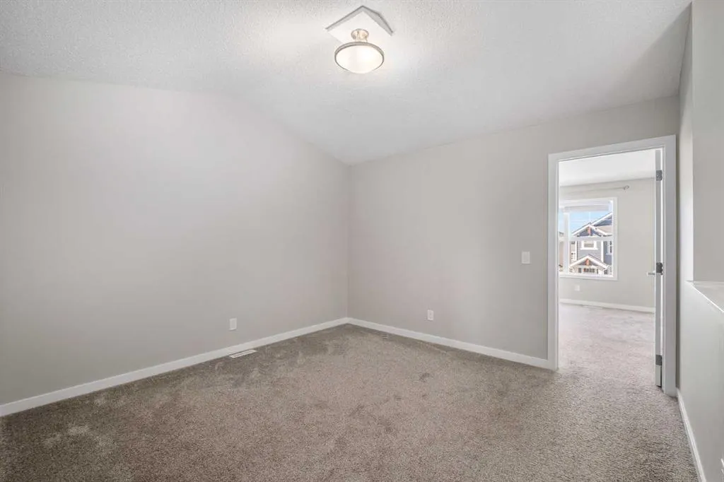 131 Magnolia Square SE