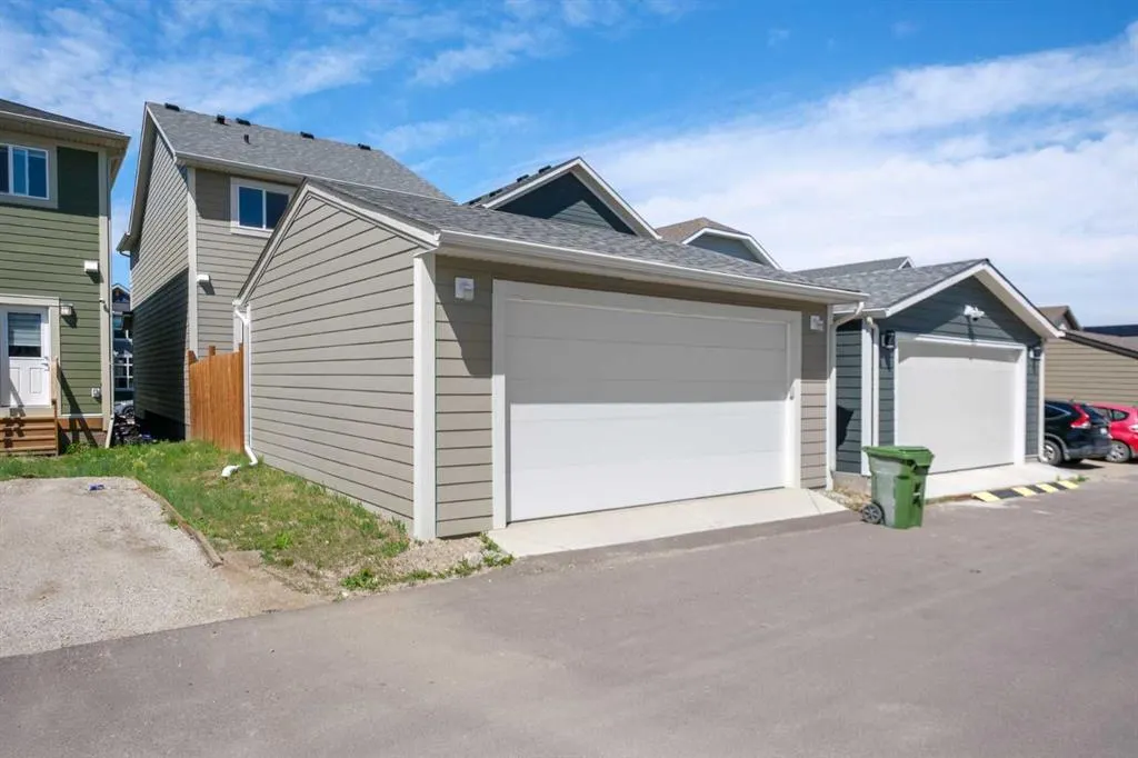 131 Magnolia Square SE