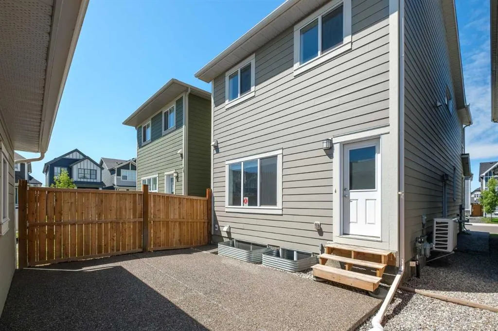 131 Magnolia Square SE