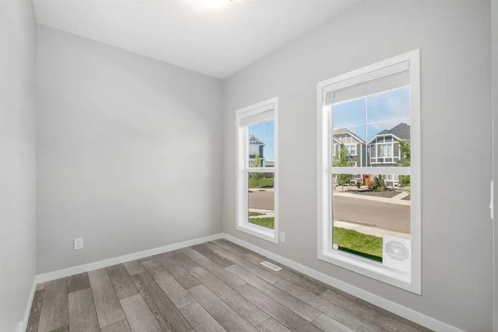 131 Magnolia Square SE