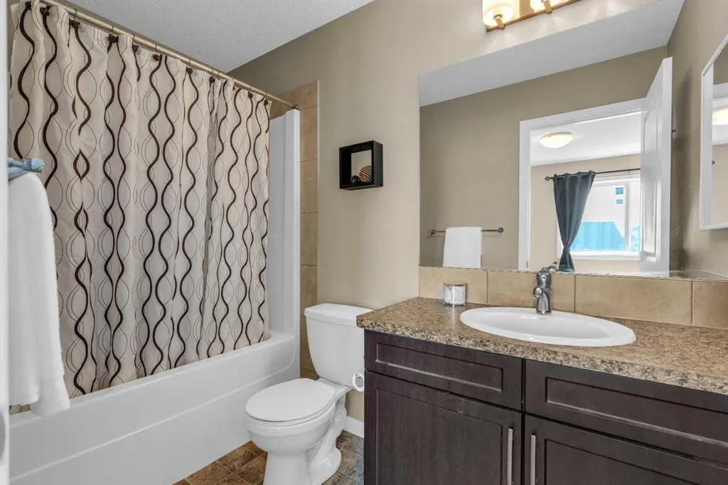 49 Skyview Point Common NE