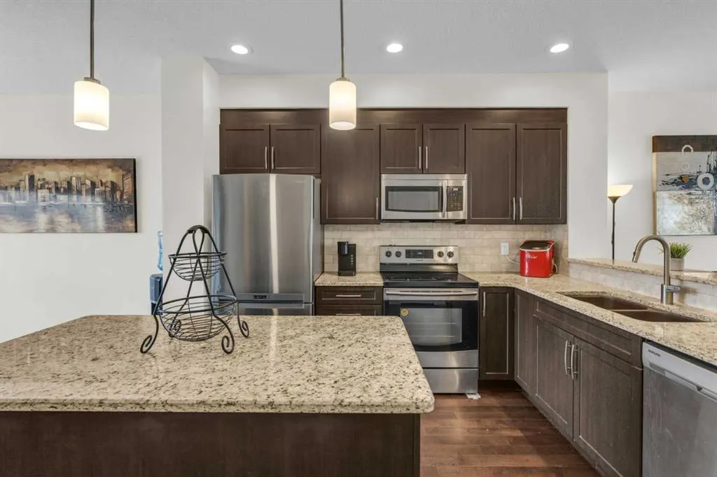 49 Skyview Point Common NE