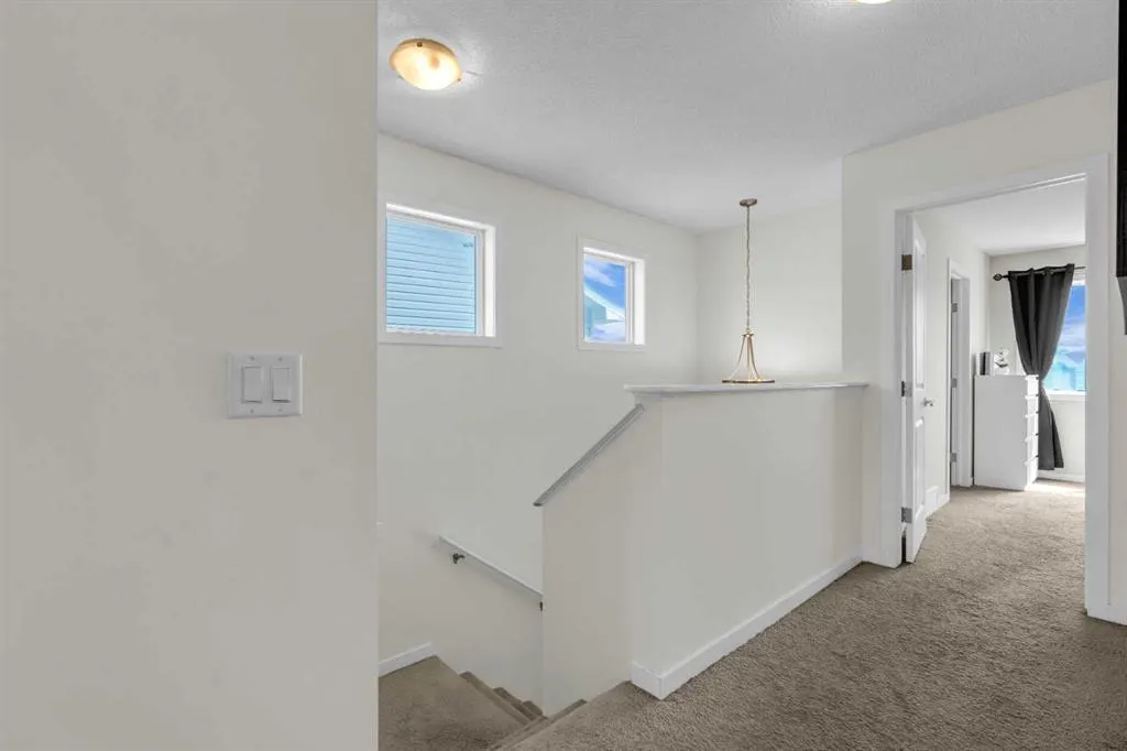 49 Skyview Point Common NE