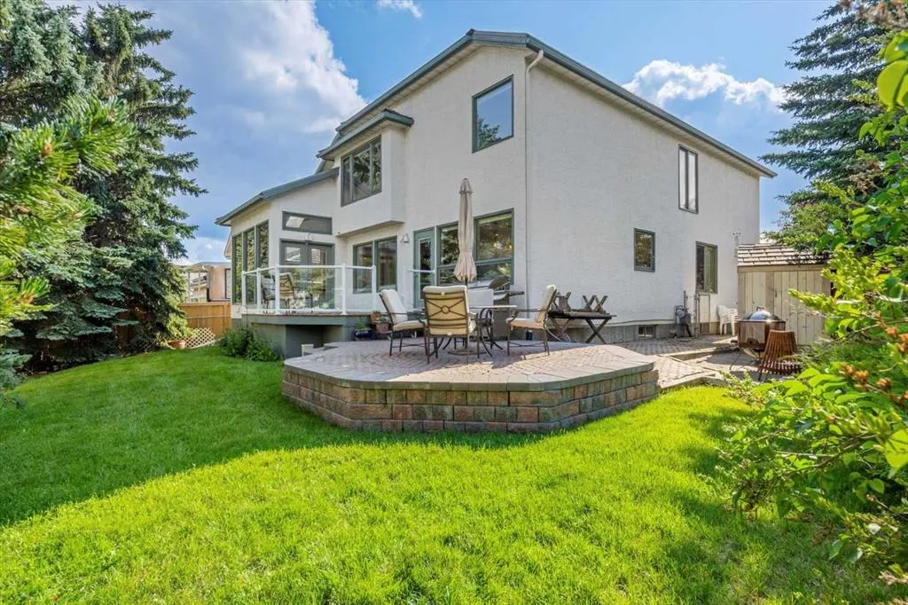 75 Hawkside Close NW