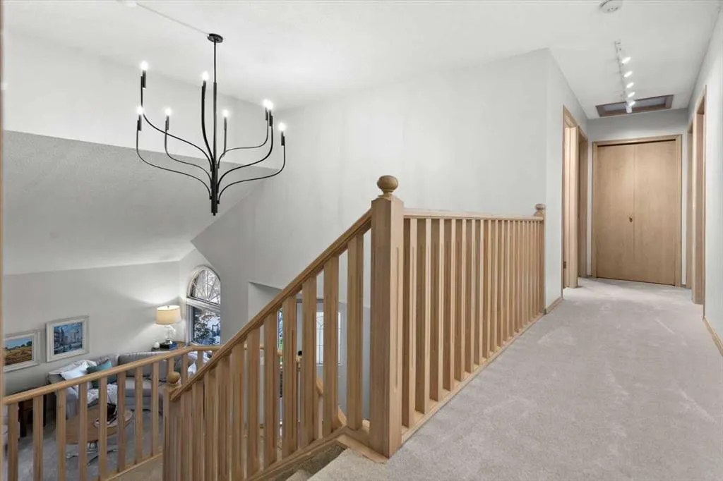 75 Hawkside Close NW