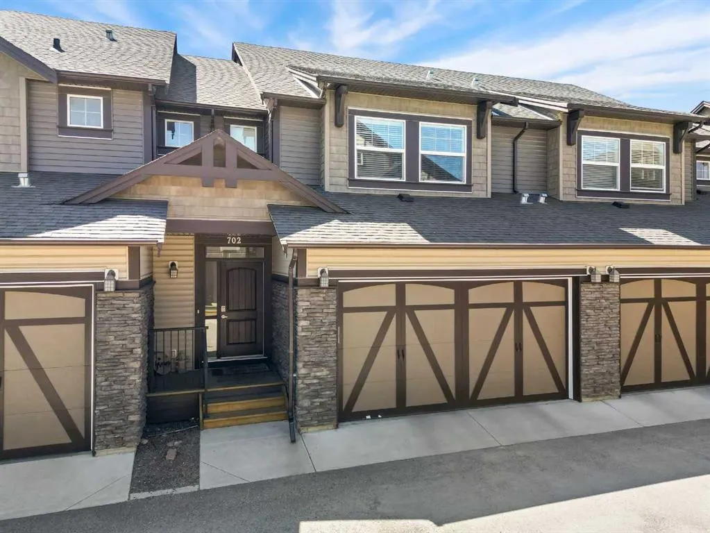 110 Coopers Common SW, #702