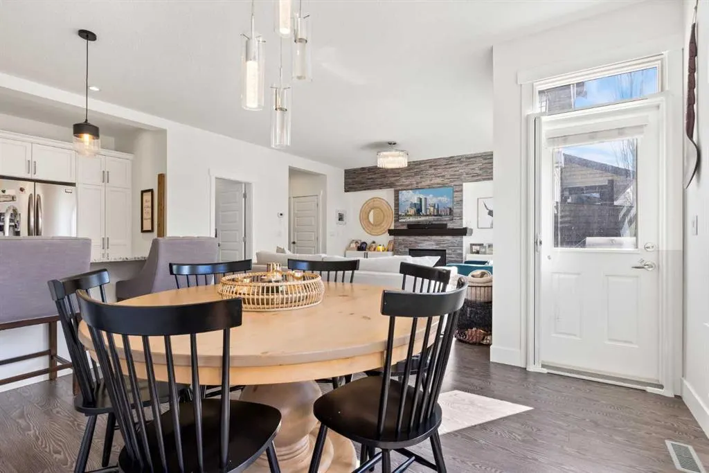 110 Coopers Common SW, #702