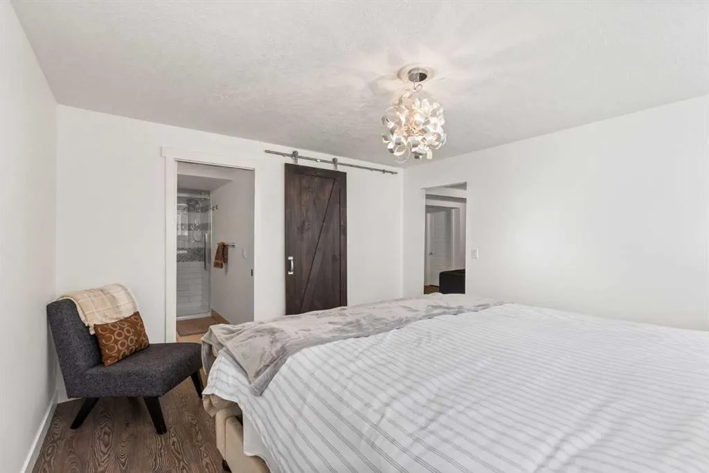 110 Coopers Common SW, #702