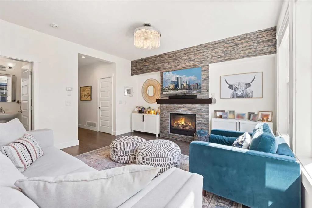 110 Coopers Common SW, #702
