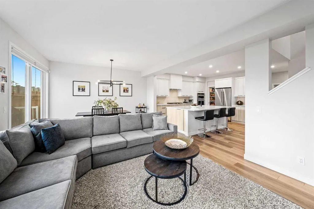 353 Edith Road NW