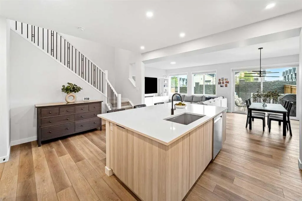 353 Edith Road NW