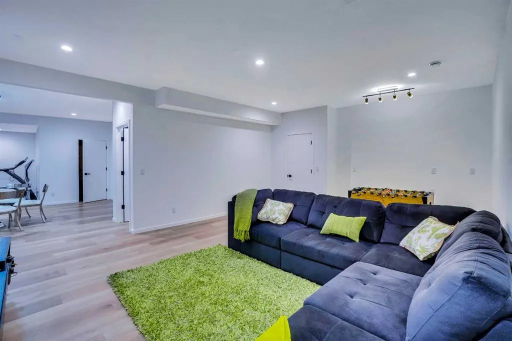 133 Glyde Park