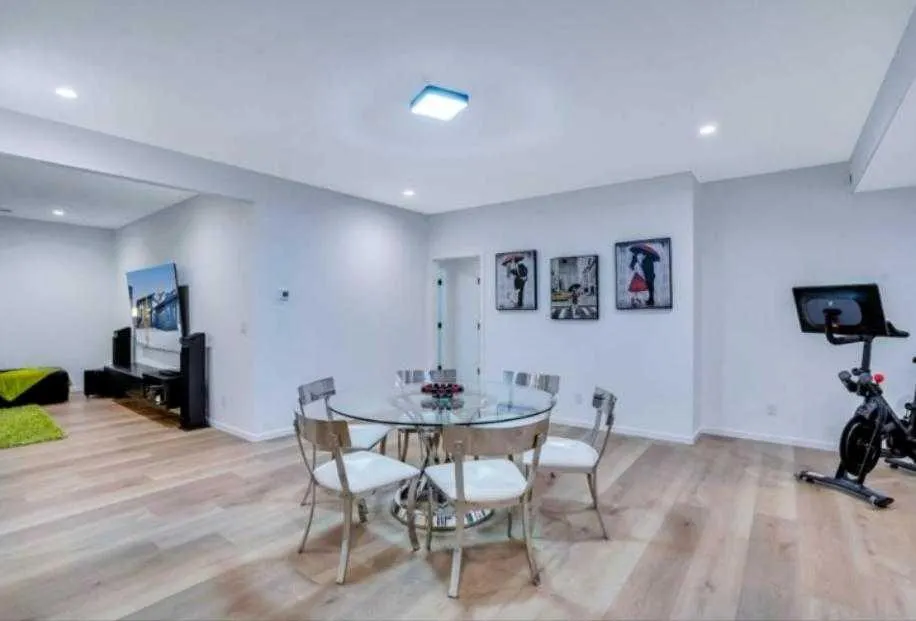 133 Glyde Park