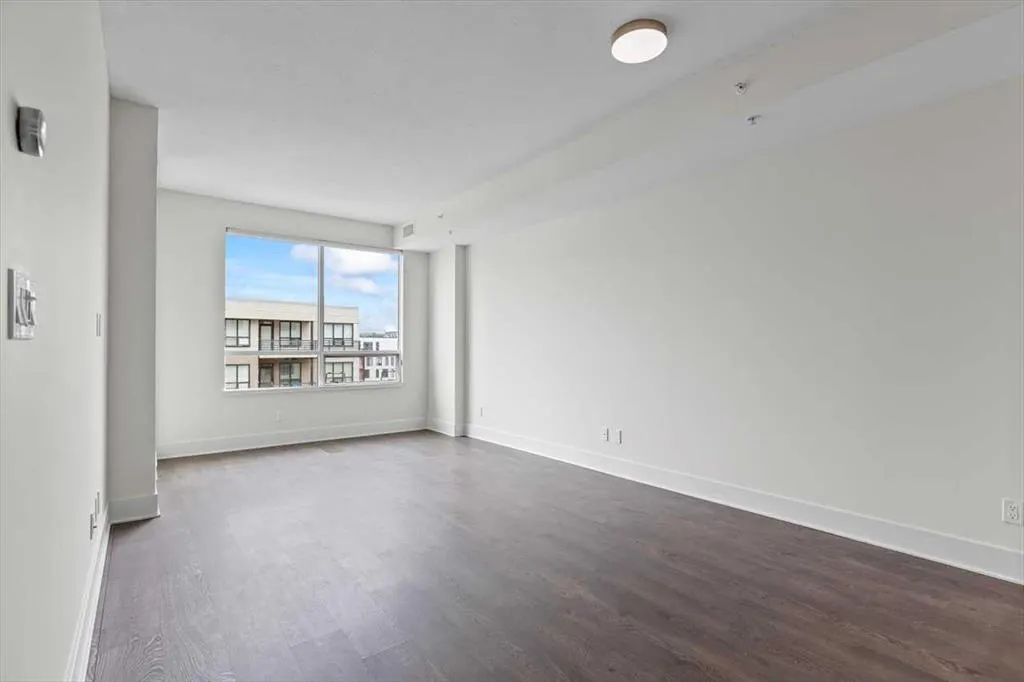 38 9 Street NE, #610