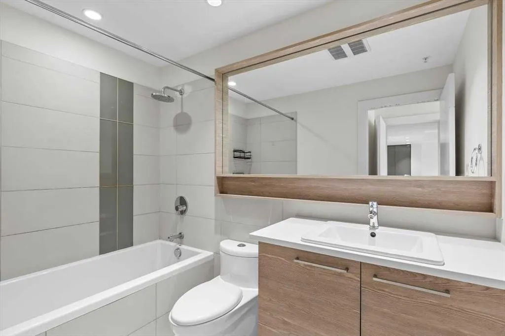38 9 Street NE, #610