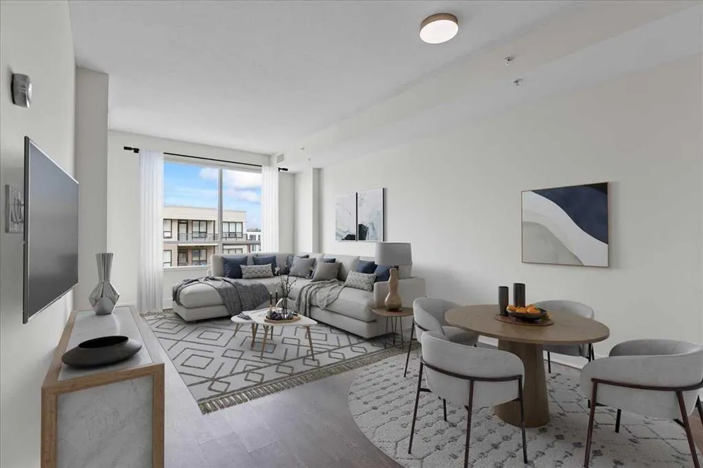 38 9 Street NE, #610