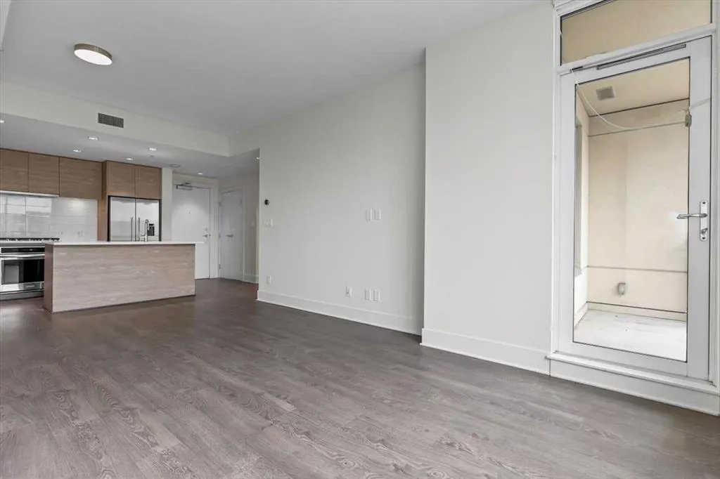38 9 Street NE, #610
