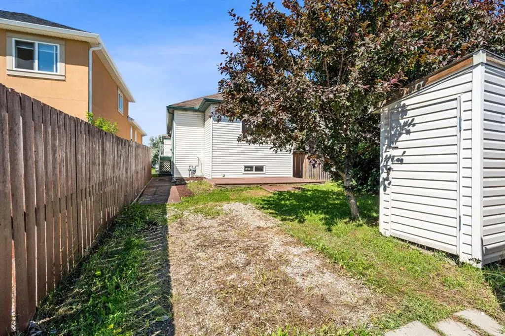 104 Saddlemead Road NE