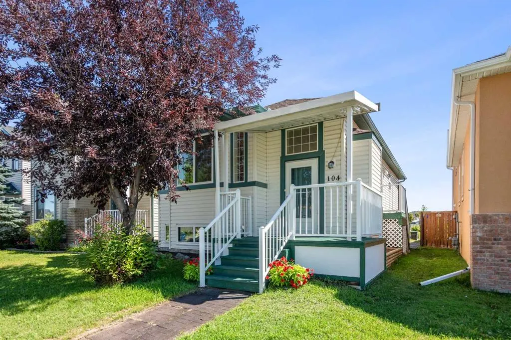 104 Saddlemead Road NE