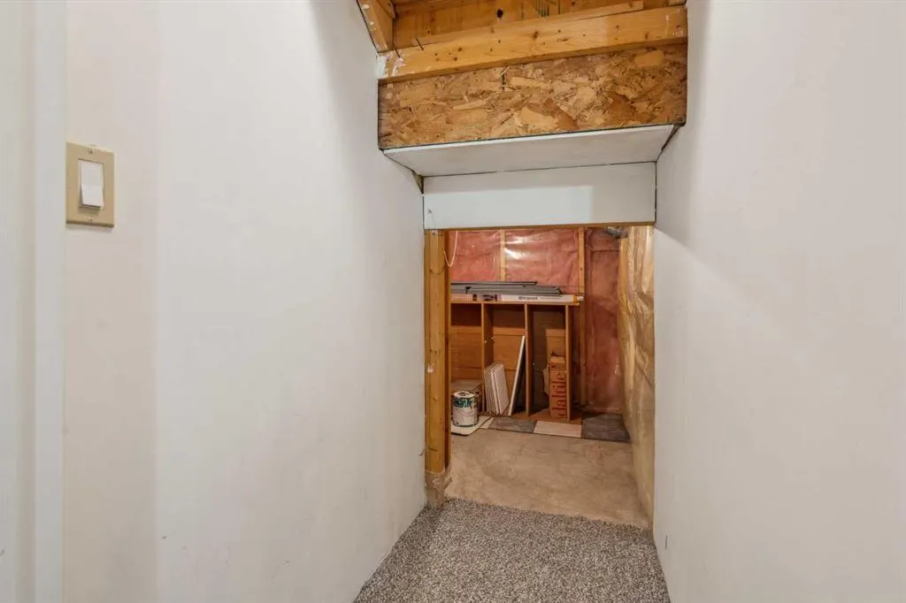 104 Saddlemead Road NE
