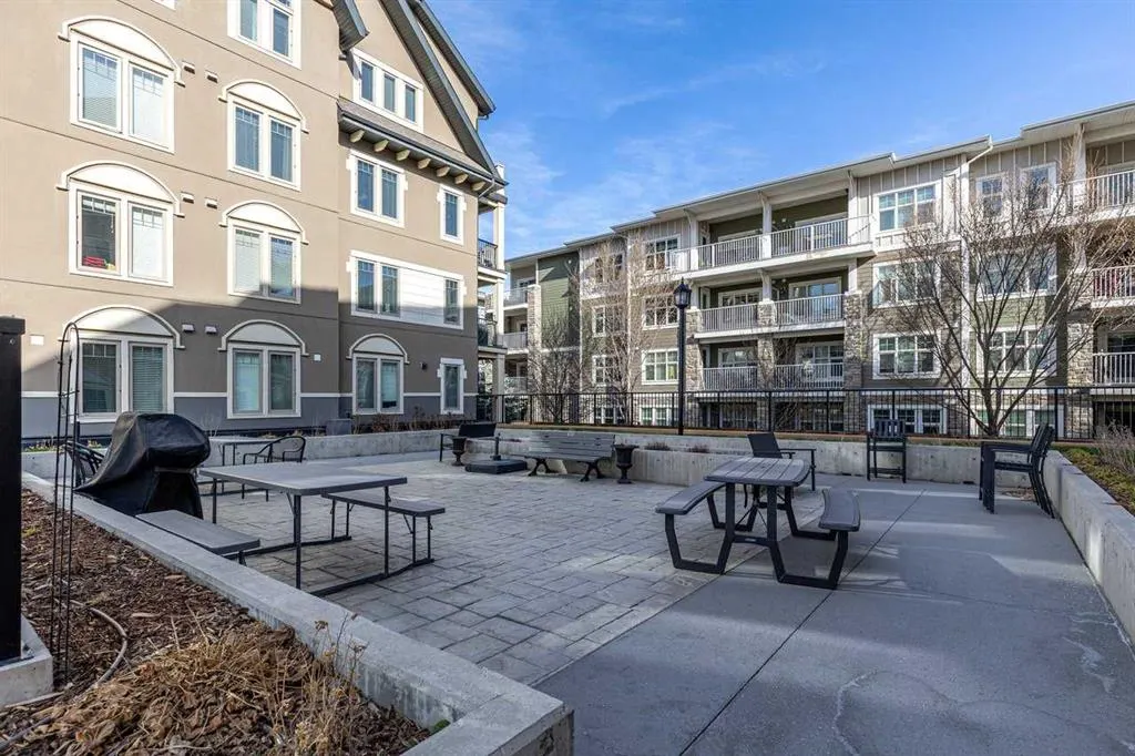 30 Mahogany Mews SE, #202