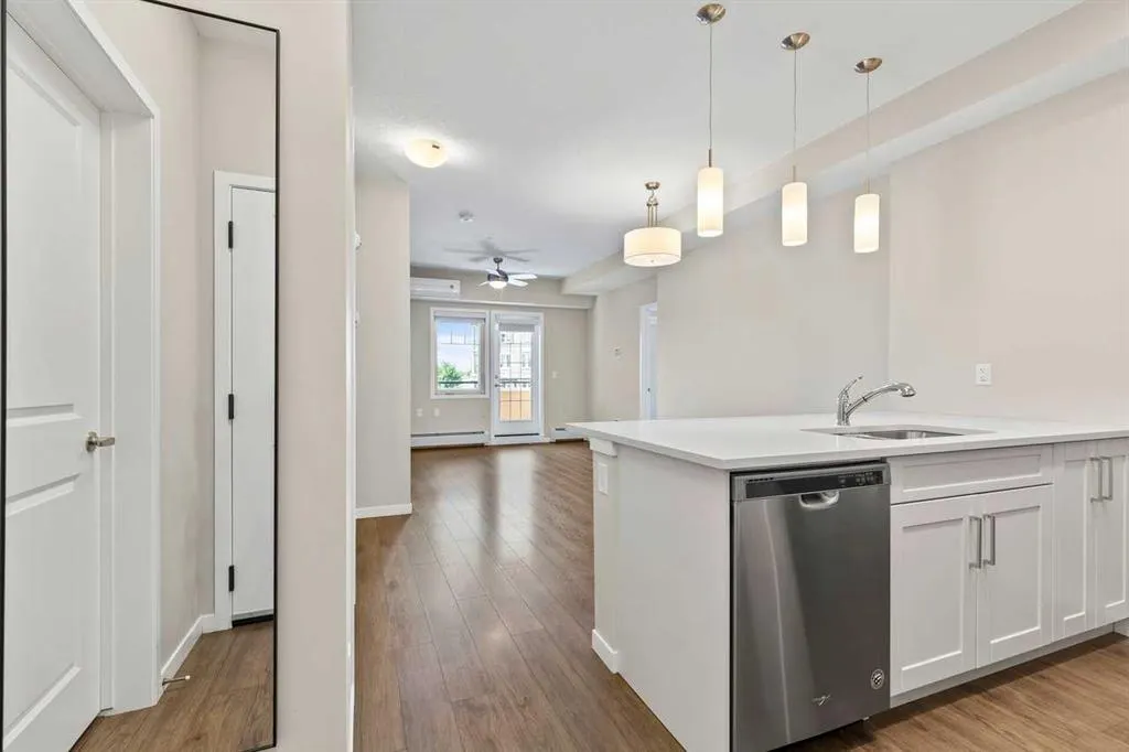 30 Mahogany Mews SE, #202