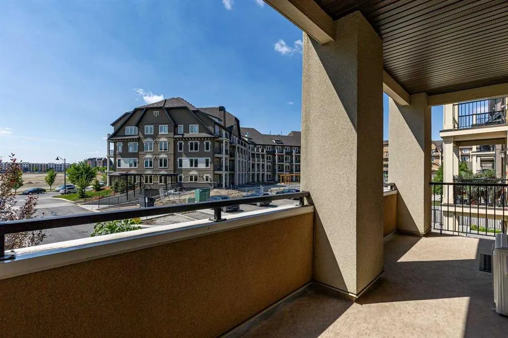30 Mahogany Mews SE, #202