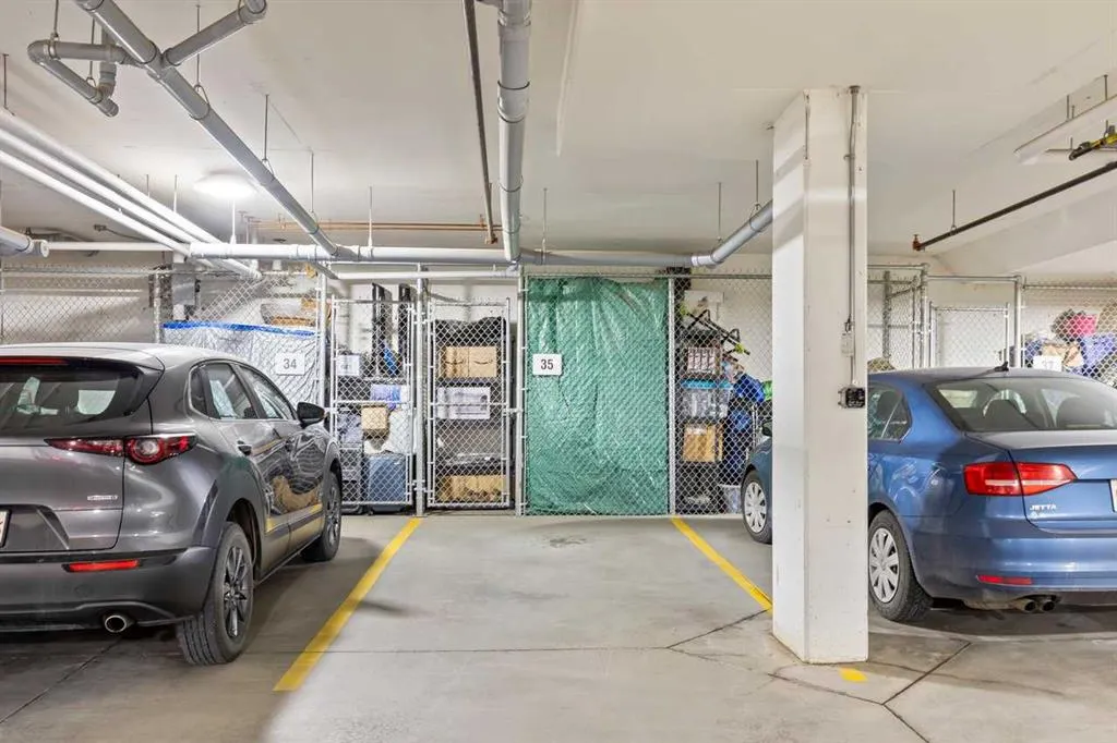30 Mahogany Mews SE, #202
