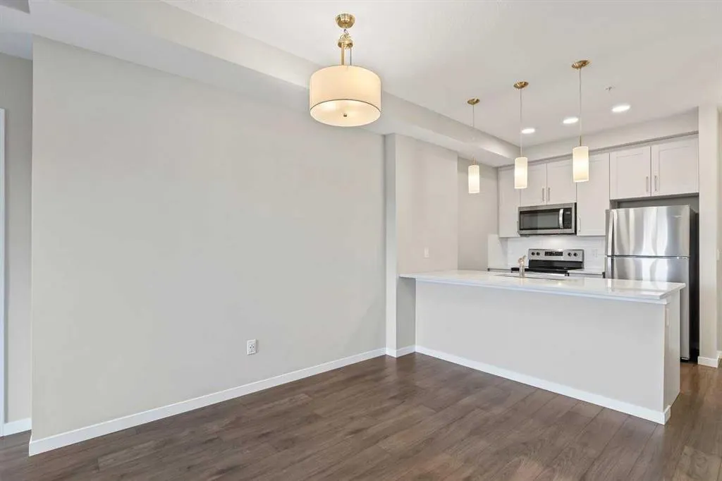 30 Mahogany Mews SE, #202