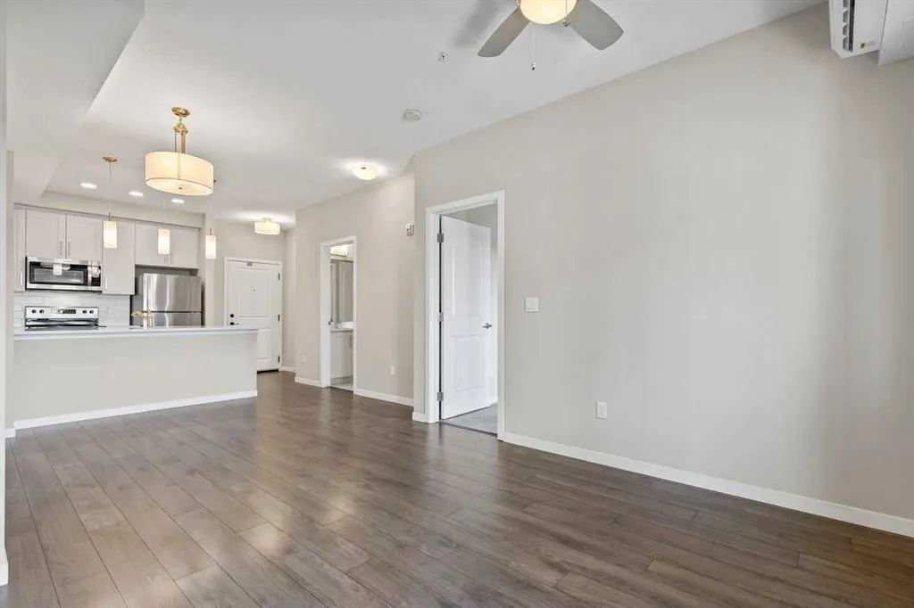 30 Mahogany Mews SE, #202