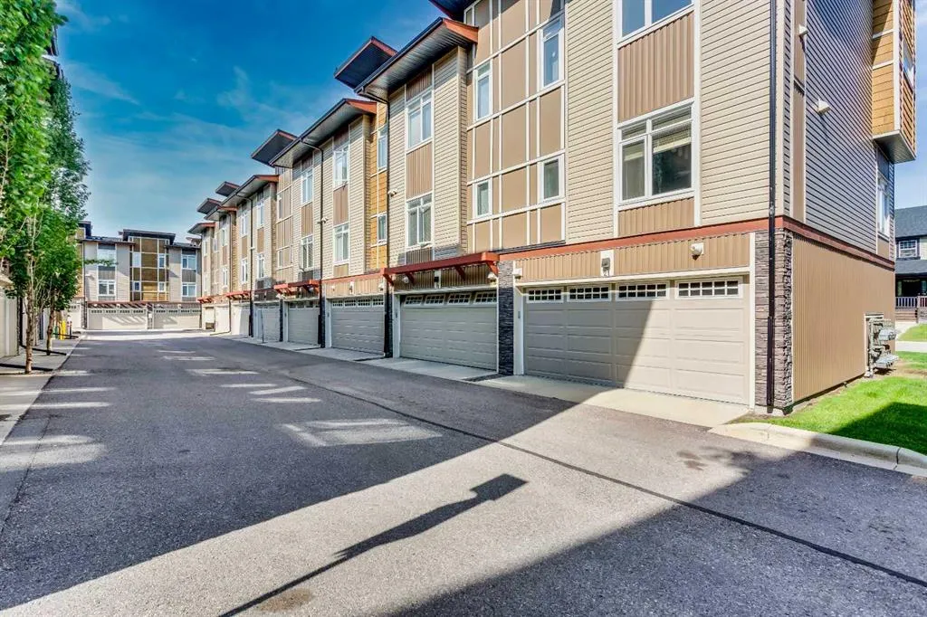 21 Skyview Point Link NE