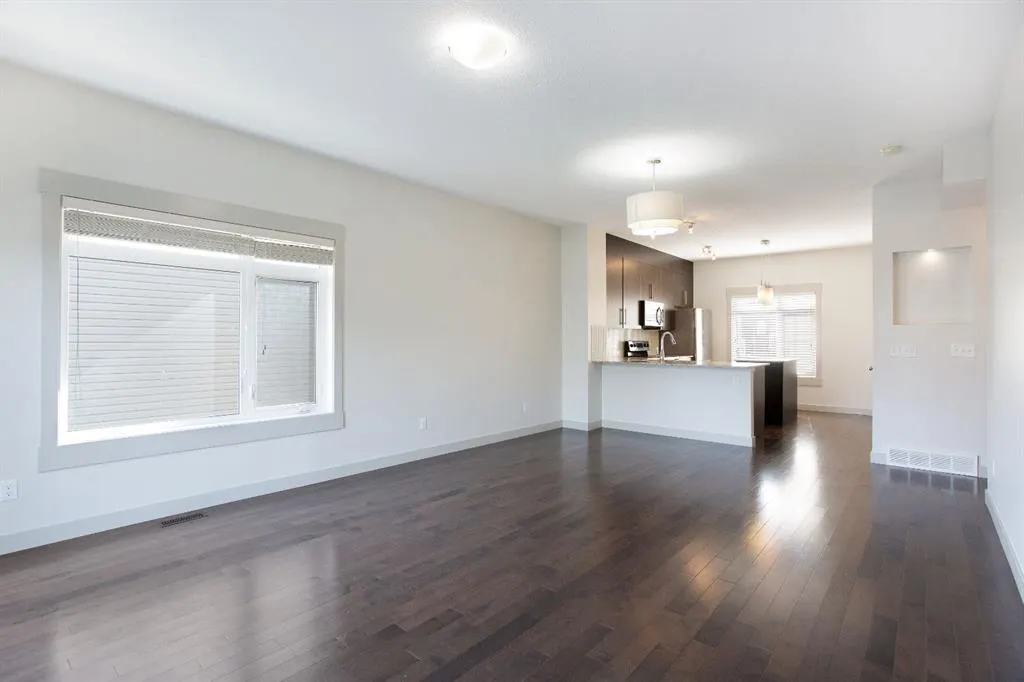 21 Skyview Point Link NE