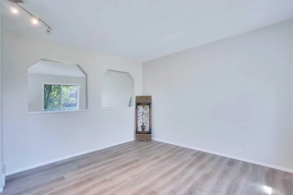 21 Panorama Hills Way NW