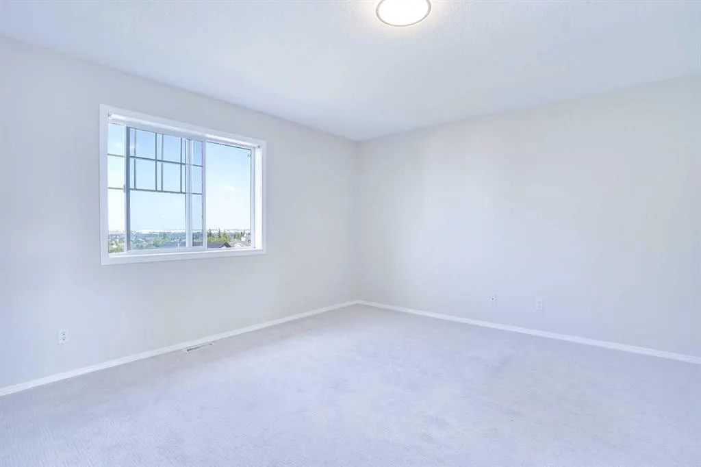 21 Panorama Hills Way NW