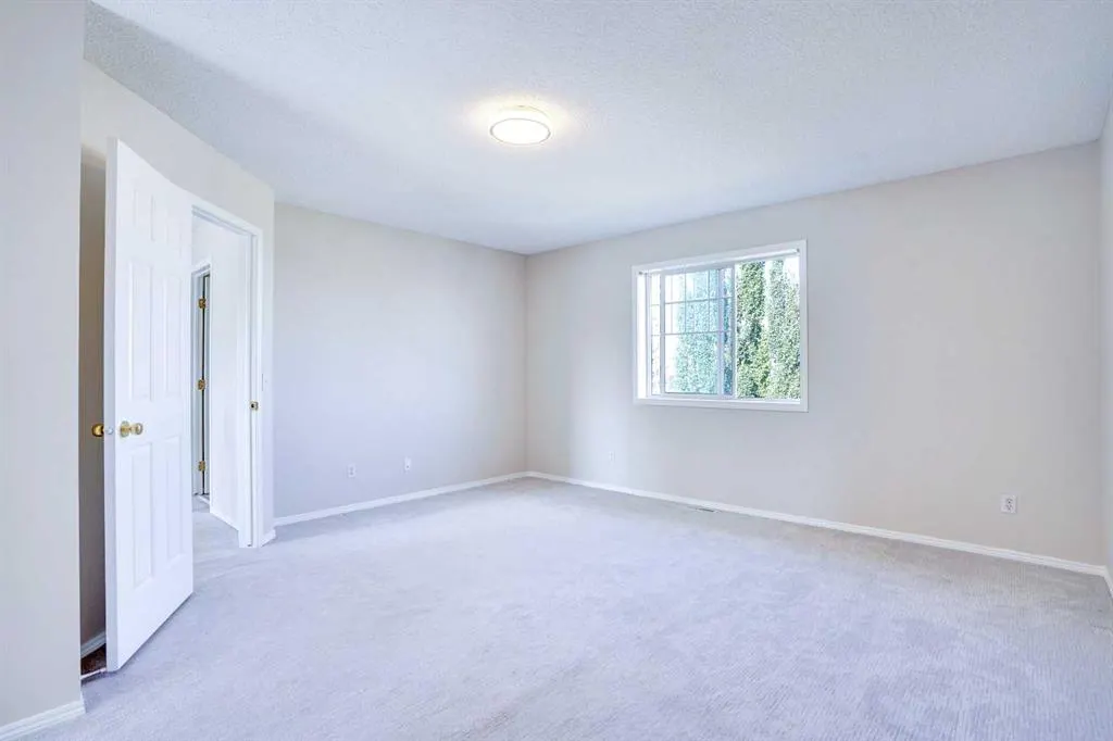 21 Panorama Hills Way NW