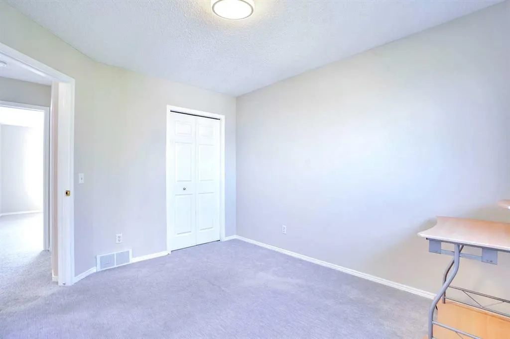21 Panorama Hills Way NW