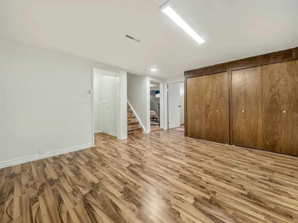 1611 24 Street S
