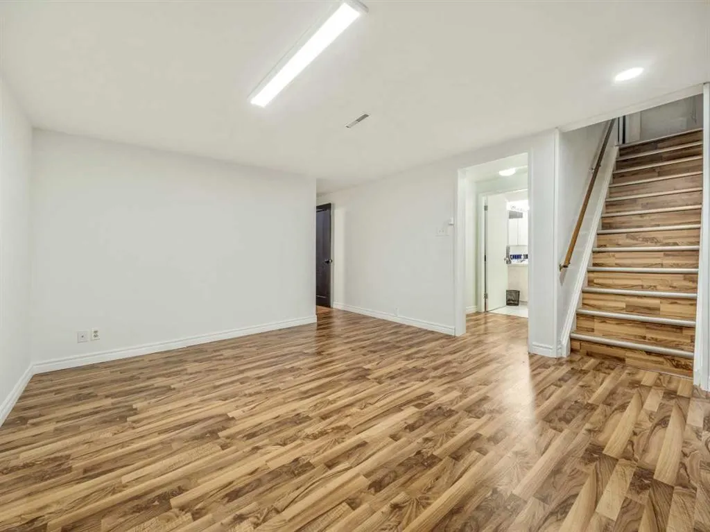 1611 24 Street S